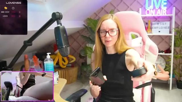Image 2 of belle_alice Stream on Chaturbate on 16 months ago