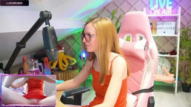 Image 10 of belle_alice Stream on Chaturbate on 15 months ago