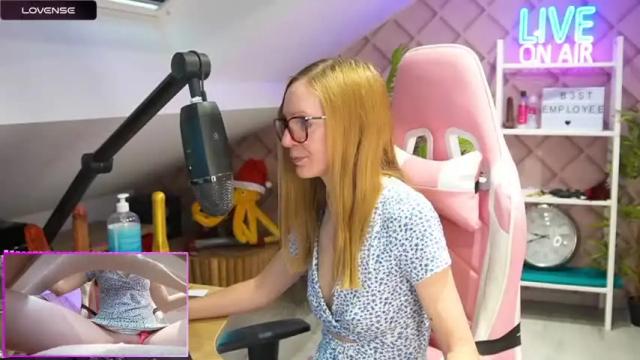 Image 10 of belle_alice Stream on Chaturbate on 15 months ago