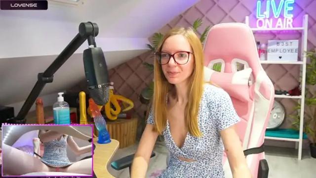 Image 3 of belle_alice Stream on Chaturbate on 15 months ago