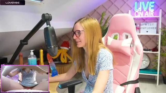 Image 4 of belle_alice Stream on Chaturbate on 15 months ago