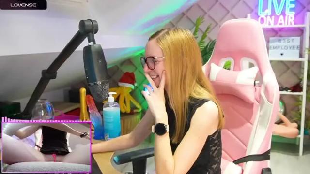 Image 10 of belle_alice Stream on Chaturbate on 15 months ago