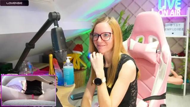 Image 11 of belle_alice Stream on Chaturbate on 15 months ago