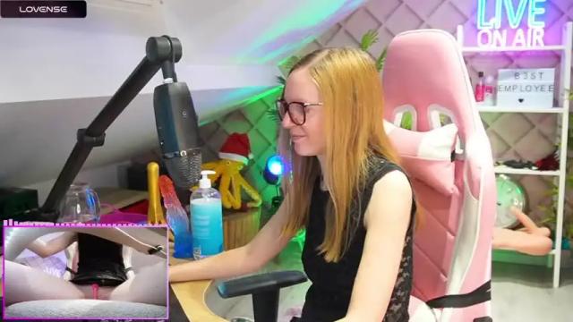 Image 12 of belle_alice Stream on Chaturbate on 15 months ago