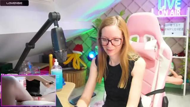Image 2 of belle_alice Stream on Chaturbate on 15 months ago