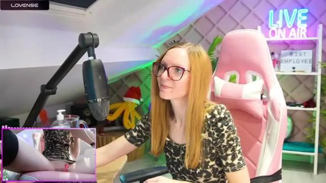 Image 8 of belle_alice Stream on Chaturbate on 15 months ago