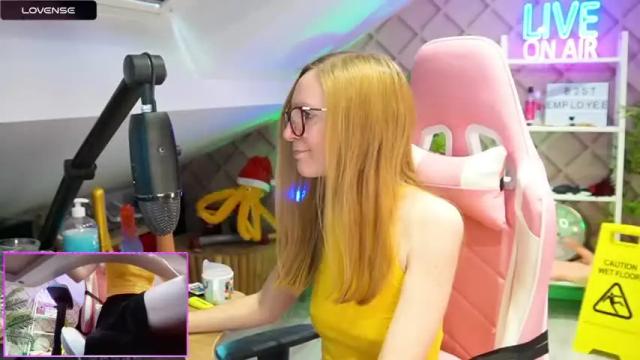 Image 2 of belle_alice Stream on Chaturbate on 14 months ago
