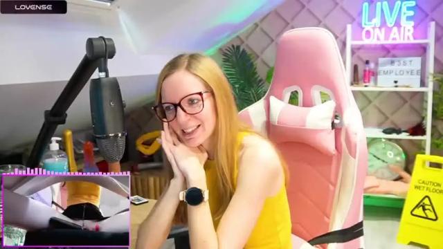 Image 8 of belle_alice Stream on Chaturbate on 14 months ago