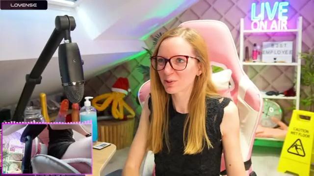 Image 12 of belle_alice Stream on Chaturbate on 14 months ago