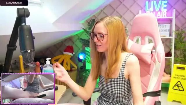 Image 11 of belle_alice Stream on Chaturbate on 14 months ago