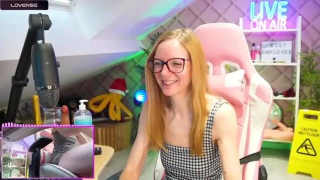 Image 2 of belle_alice Stream on Chaturbate on 14 months ago