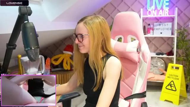 Image 10 of belle_alice Stream on Chaturbate on 14 months ago