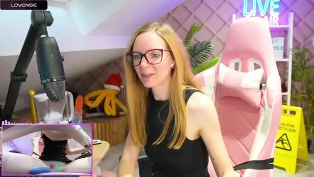 Image 12 of belle_alice Stream on Chaturbate on 14 months ago