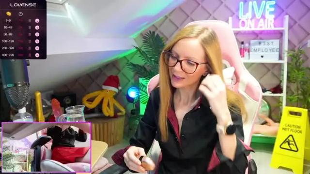 Image 4 of belle_alice Stream on Chaturbate on 14 months ago
