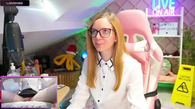 Image 2 of belle_alice Stream on Chaturbate on 14 months ago