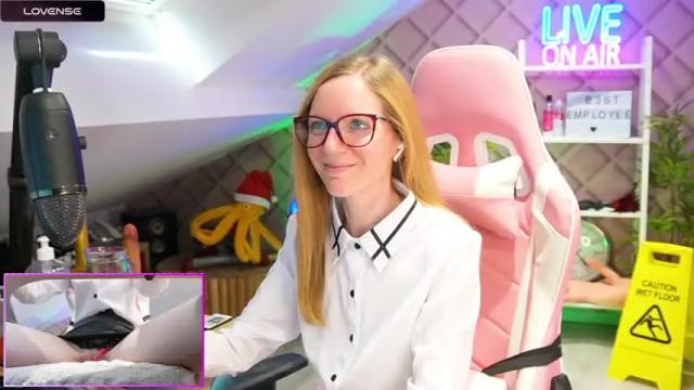 Image 4 of belle_alice Stream on Chaturbate on 14 months ago