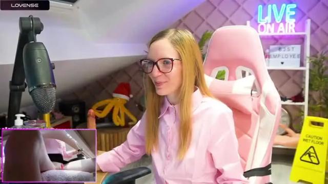 Image 8 of belle_alice Stream on Chaturbate on 14 months ago