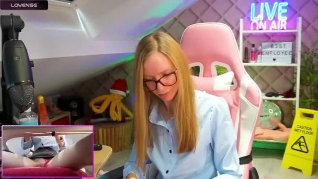 Image 10 of belle_alice Stream on Chaturbate on 13 months ago