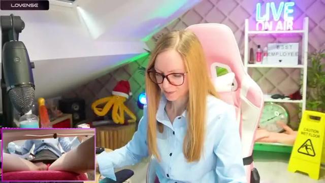 Image 3 of belle_alice Stream on Chaturbate on 13 months ago