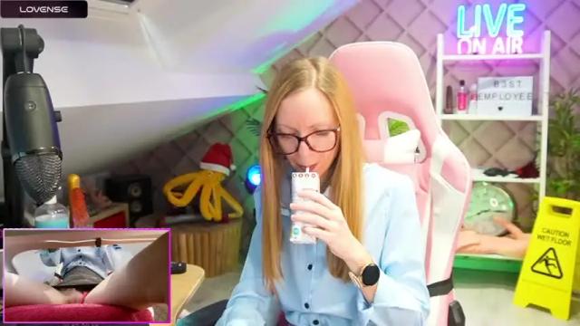 Image 4 of belle_alice Stream on Chaturbate on 13 months ago