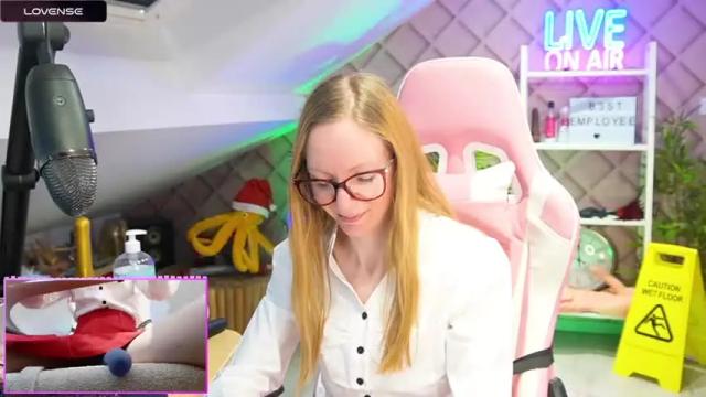 Image 10 of belle_alice Stream on Chaturbate on 13 months ago