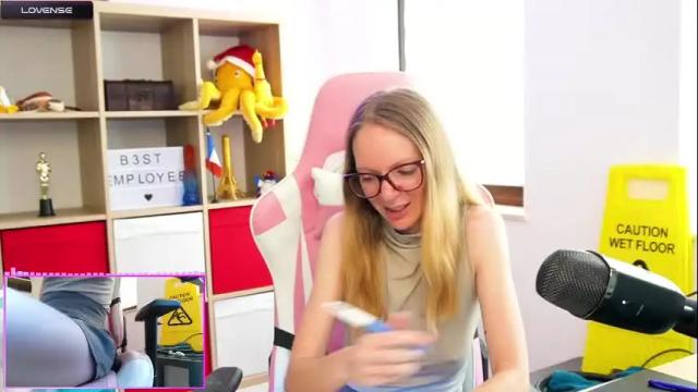 Image 3 of belle_alice Stream on Chaturbate on 1 month ago