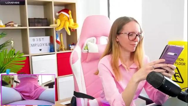 Image 2 of belle_alice Stream on Chaturbate on 1 month ago