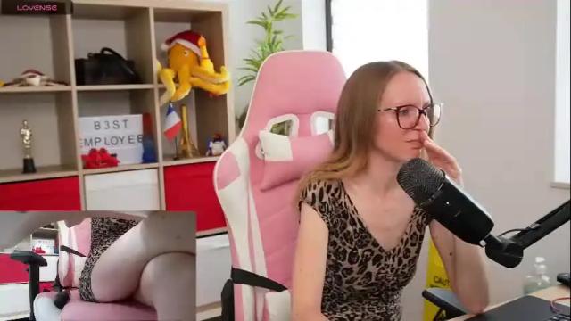 Image 2 of belle_alice Stream on Chaturbate on 4 months ago