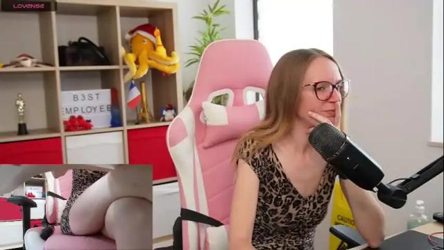 Image 3 of belle_alice Stream on Chaturbate on 4 months ago