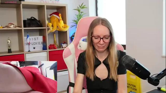 Image 2 of belle_alice Stream on Chaturbate on 4 months ago