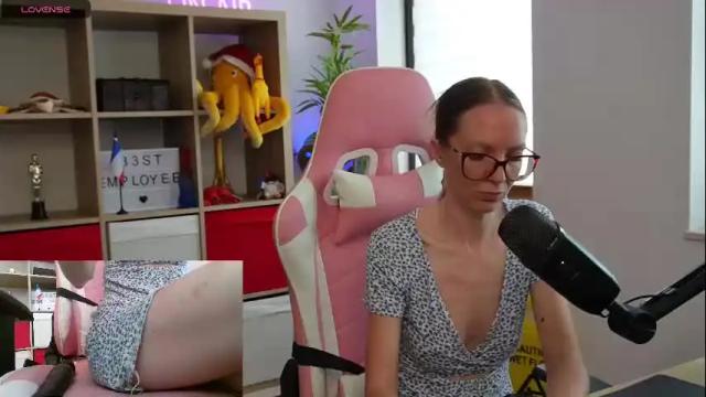 Image 7 of belle_alice Stream on Chaturbate on 4 months ago