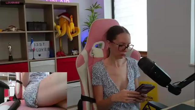 Image 8 of belle_alice Stream on Chaturbate on 4 months ago