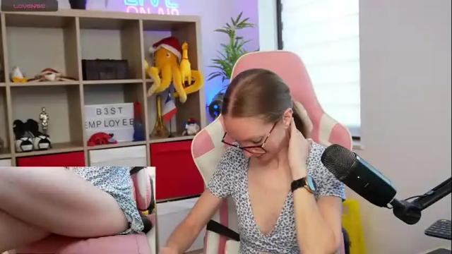 Image 12 of belle_alice Stream on Chaturbate on 3 months ago