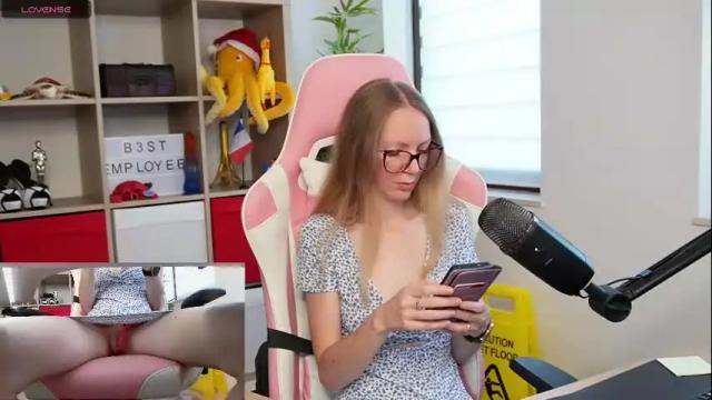 Image 3 of belle_alice Stream on Chaturbate on 3 months ago