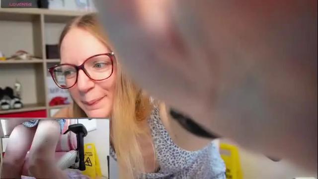 Image 4 of belle_alice Stream on Chaturbate on 3 months ago