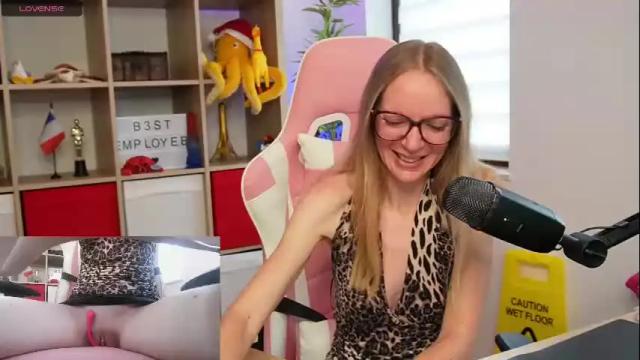 Image 3 of belle_alice Stream on Chaturbate on 3 months ago