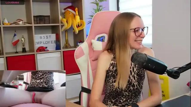 Image 6 of belle_alice Stream on Chaturbate on 3 months ago