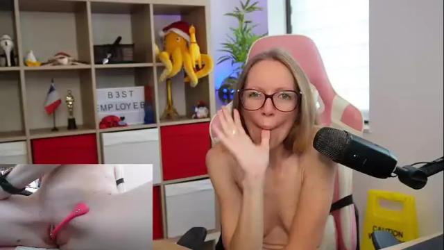 Image 12 of belle_alice Stream on Chaturbate on 3 months ago