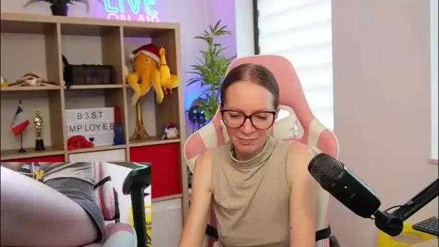 Image 7 of belle_alice Stream on Chaturbate on 2 months ago