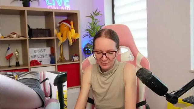 Image 8 of belle_alice Stream on Chaturbate on 2 months ago