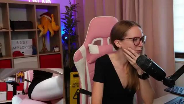 Image 6 of belle_alice Stream on Chaturbate on 2 months ago