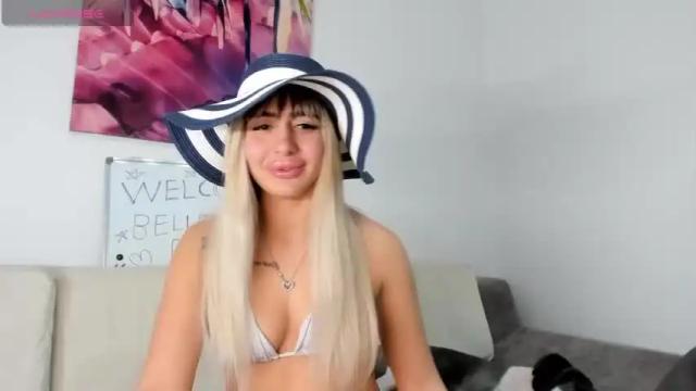 Image 2 of belle_hallle Stream on Chaturbate on 13 months ago