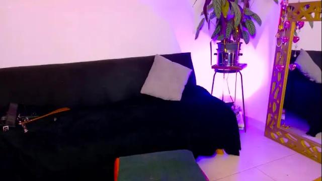 Image 7 of belle_seduction Stream on Chaturbate on 2 months ago