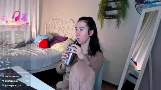 Image 6 of belle_via Stream on Chaturbate on 3 months ago