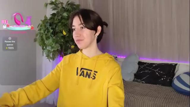 Image 2 of belle_via Stream on Chaturbate on 3 months ago