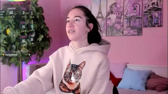 Image 2 of belle_via Stream on Chaturbate on 1 month ago