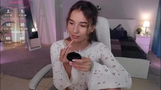 Image 2 of bellla_haddid Stream on Chaturbate on 2 months ago