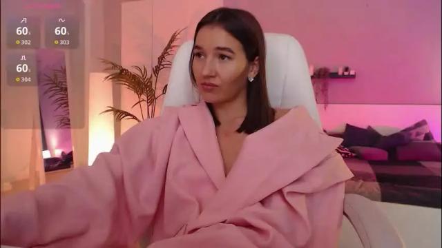 Image 2 of bellla_haddid Stream on Chaturbate on 1 month ago