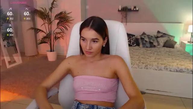 Image 7 of bellla_haddid Stream on Chaturbate on 1 month ago