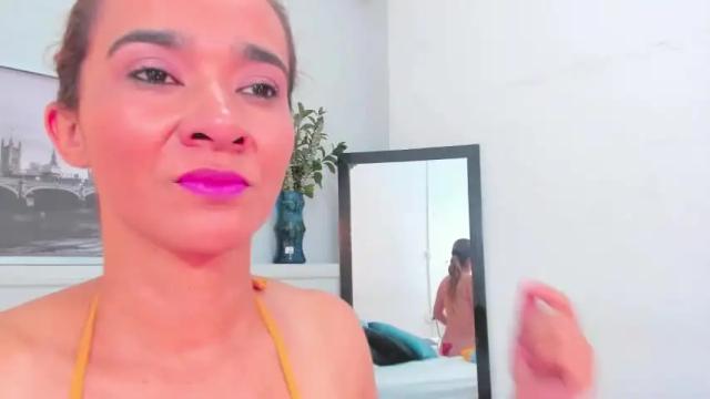 Image 10 of bellota_flak Stream on Chaturbate on 12 months ago